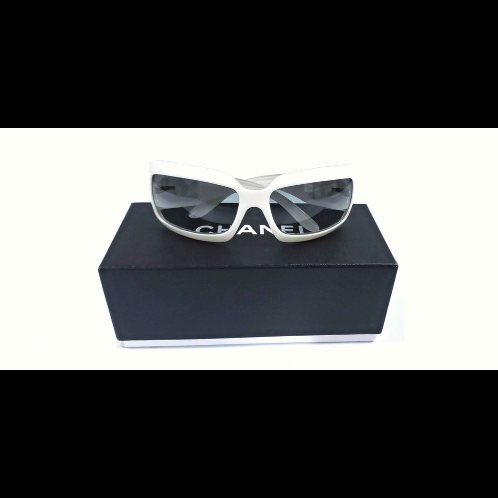 Chanel Sunglasses Great Condition